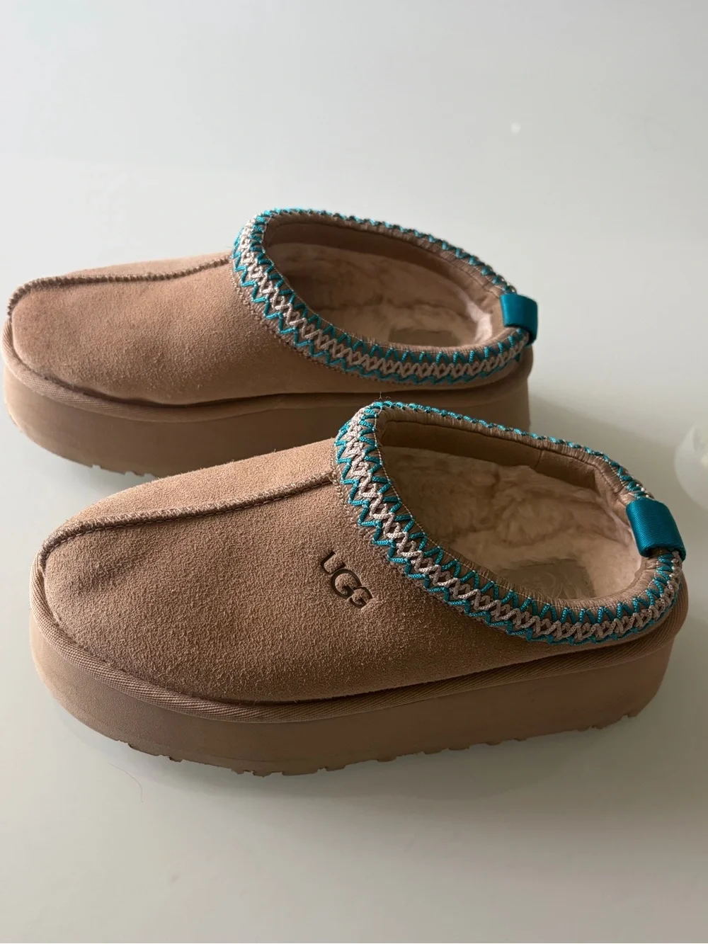 UGG Tan Mule with Turquoise and Cream Stitching Sz 5